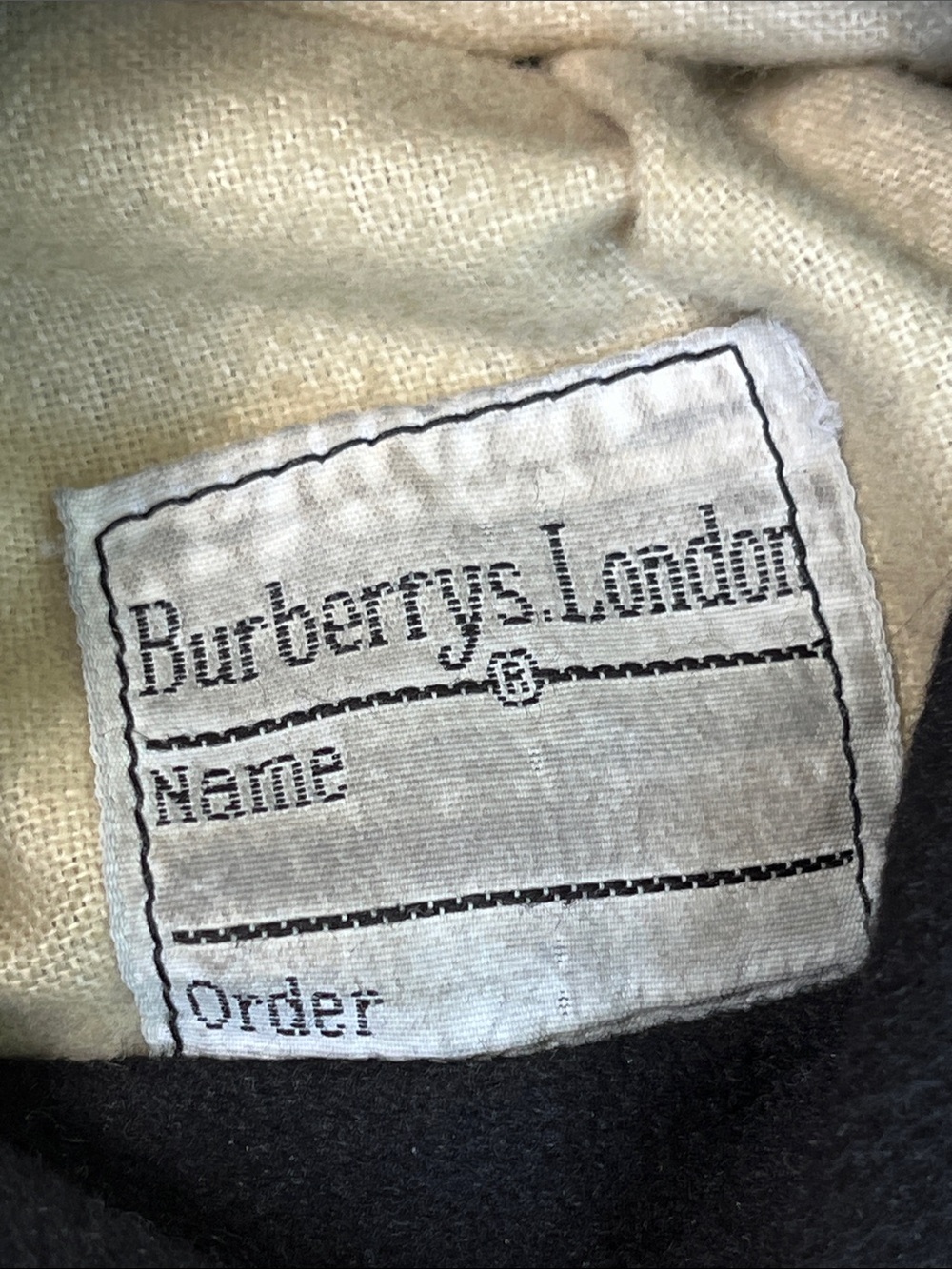 Vintage Burberry Women's Black Wool Swing Coat - Picture 12 of 12
